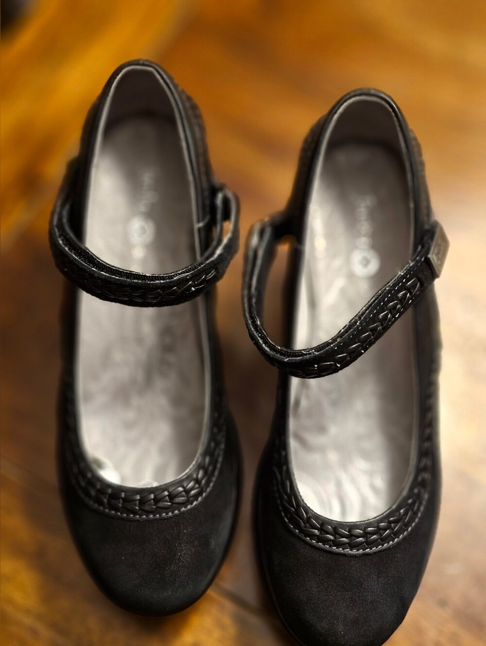 JAMBU Bravada Wedge Leather Black Velcro Ankle Strap Cushioned Non Slip Size 6.5